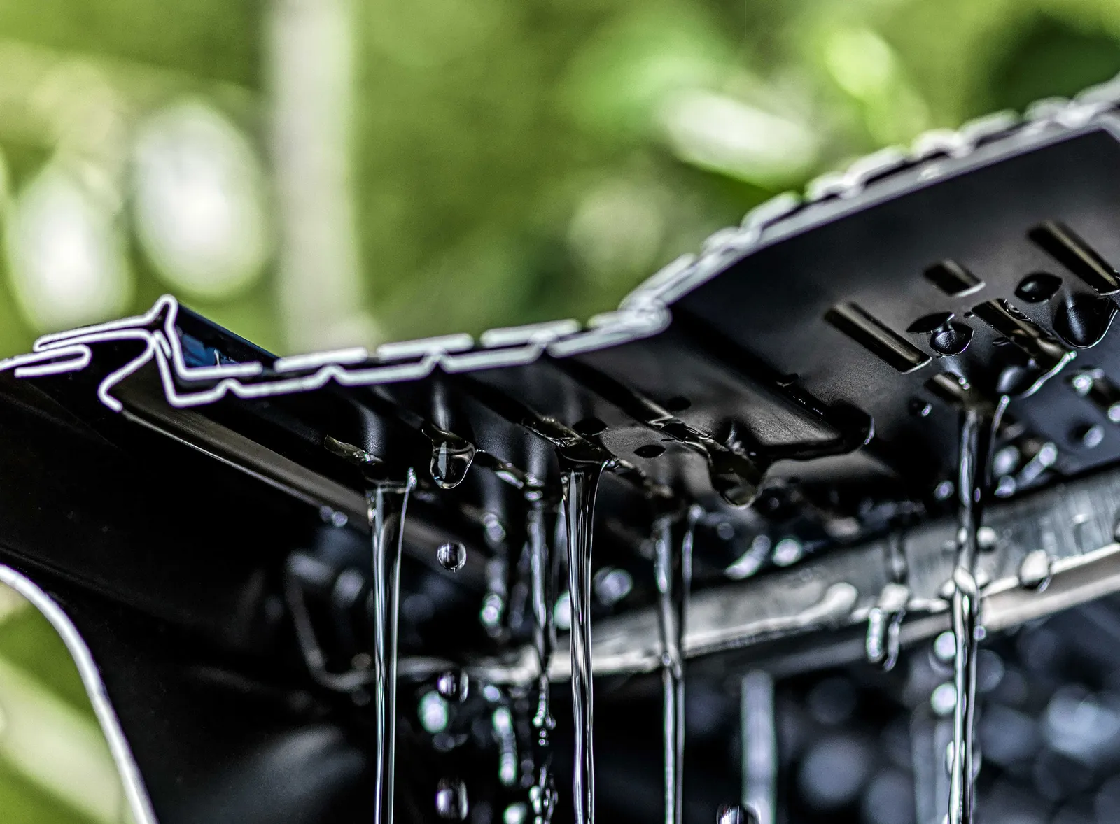 Seamless gutters